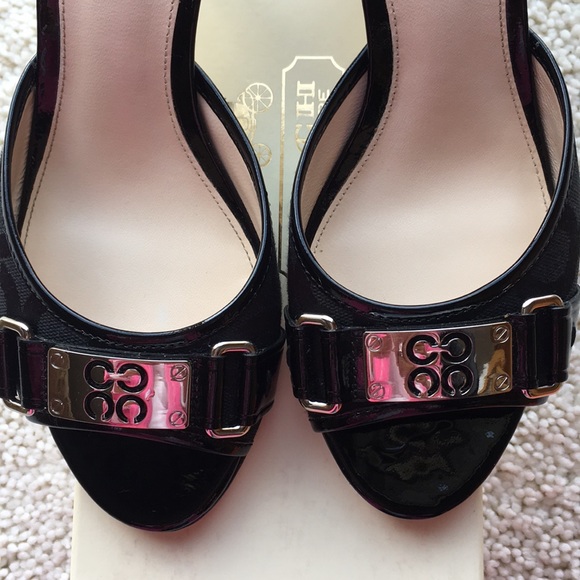 Coach Isla Slides.  Size 7 - Picture 8 of 8